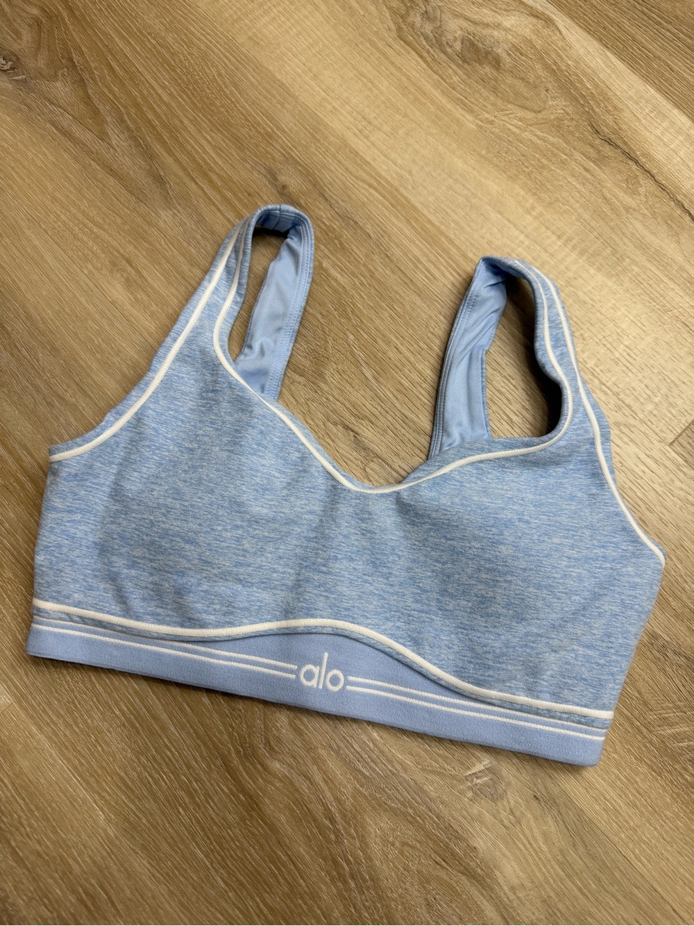Alo Yoga | Alosoft Heart Throb Bra